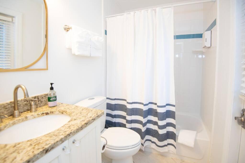 Pierce - 2bd,2ba Tropical Surfside Retreat Villa Fort Pierce
