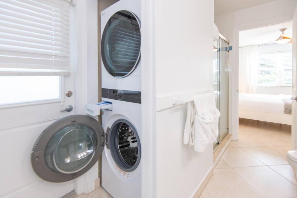 Villa Beachy 2bd And 2ba Escape With Patio - Walk To Ocean *