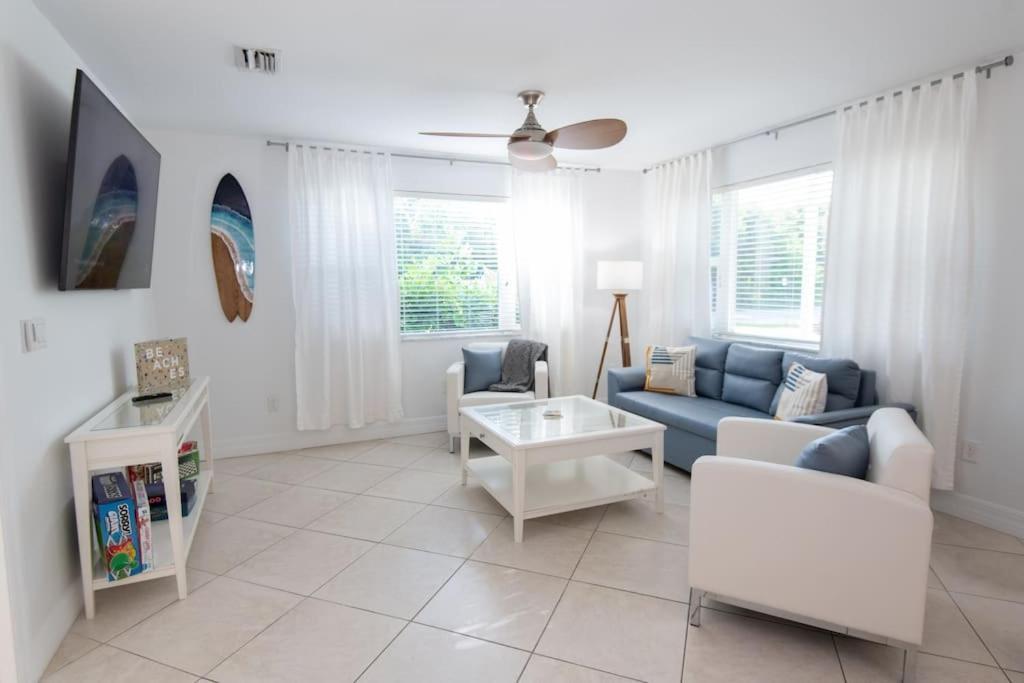 Pierce - 2bd,2ba Tropical Surfside Retreat Villa Fort Pierce