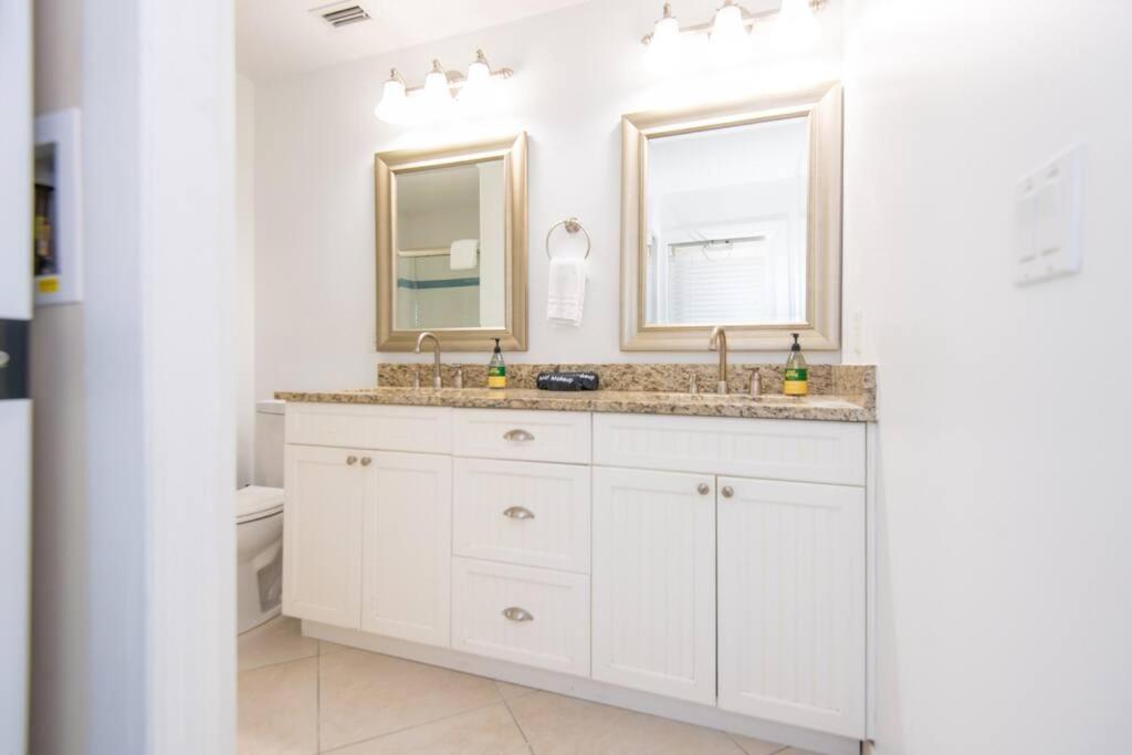 Villa Pierce - 2bd,2ba Tropical Surfside Retreat Fort Pierce