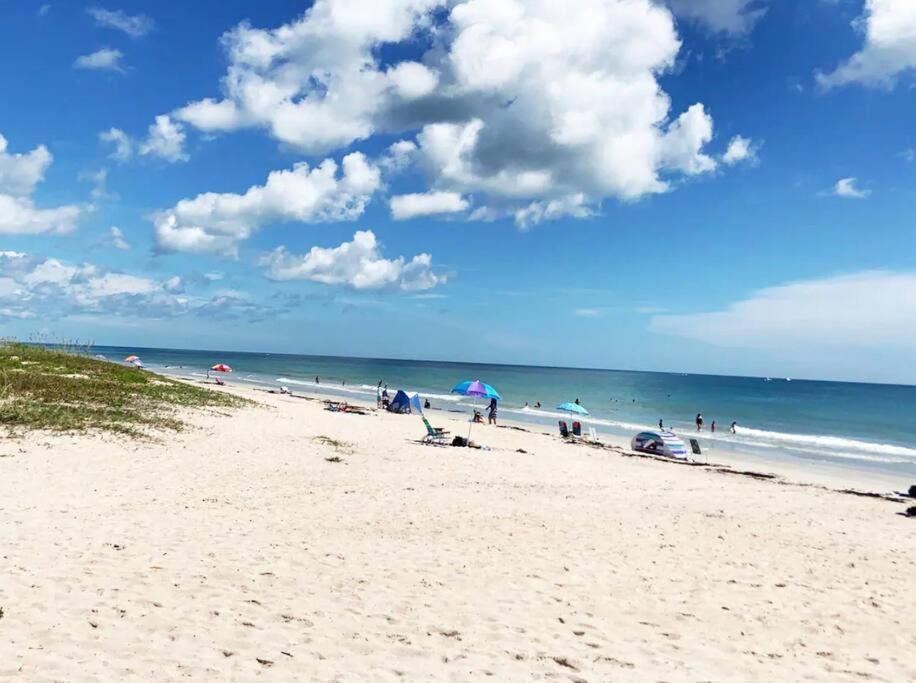 Pierce - 2bd,2ba Tropical Surfside Retreat