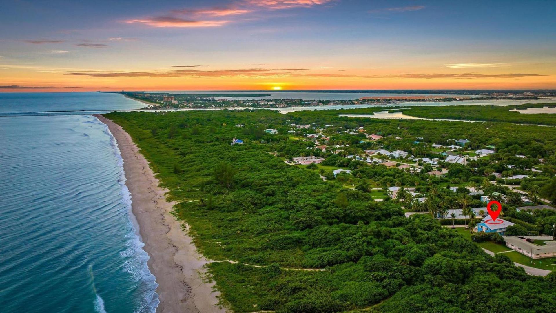 Pierce - 2bd,2ba Tropical Surfside Retreat Villa Fort Pierce